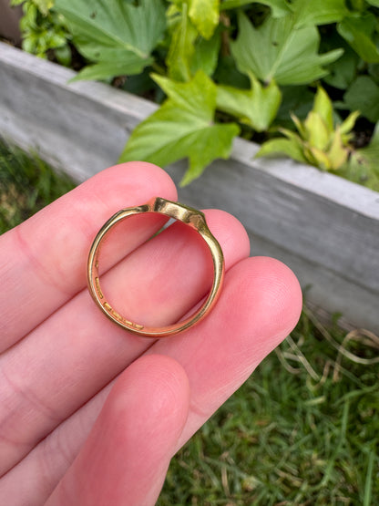 Antique 18ct yellow gold oval initial signet