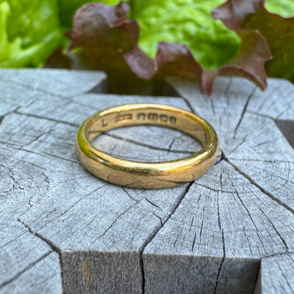 Antique 22ct yellow gold band, 3.5mm wide