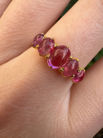 Antique 15ct yellow gold five stone 1.65ct TCW natural pink sapphire cabochon ring