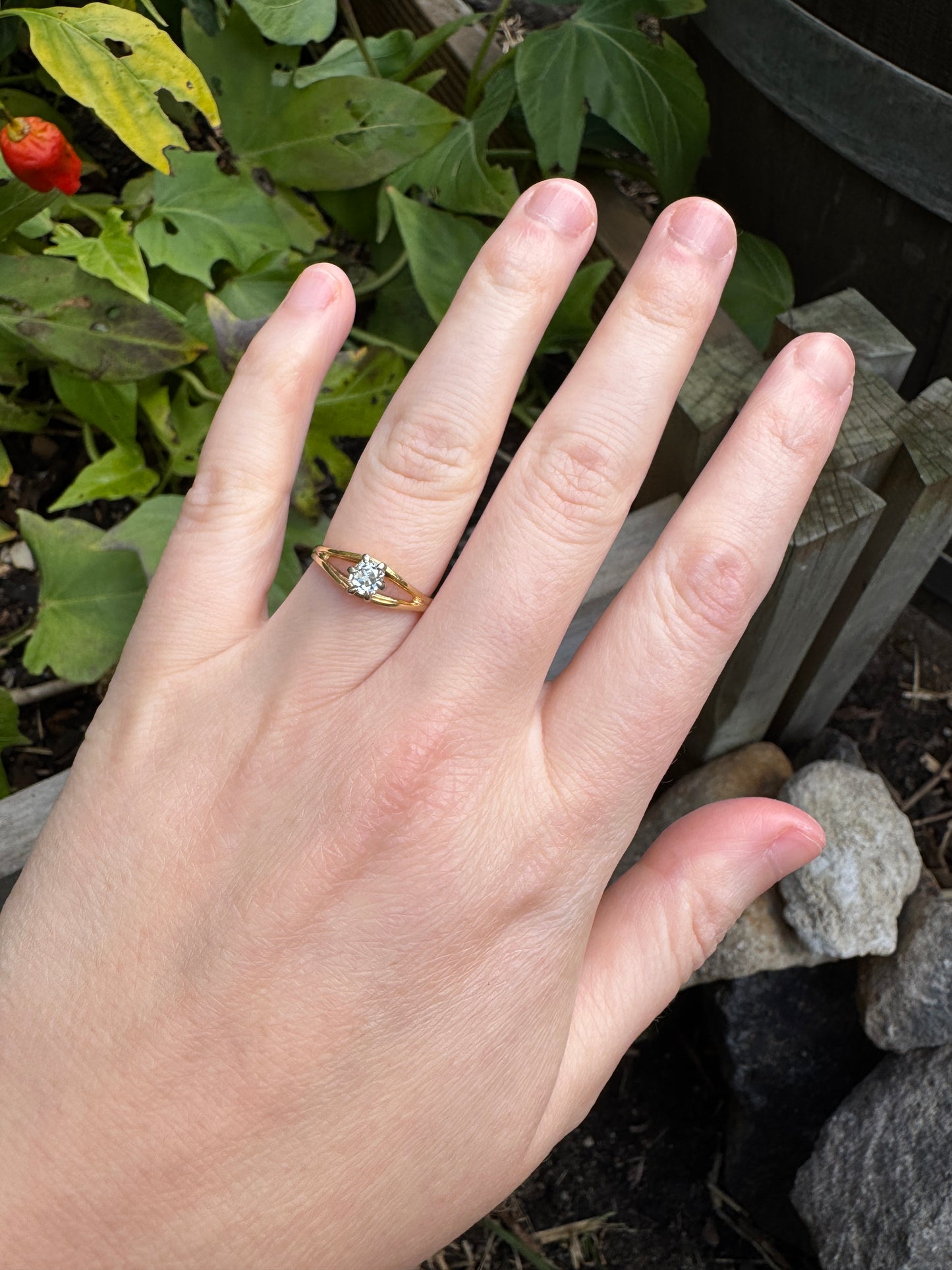 Vintage 18ct gold old mine cut diamond solitaire ring