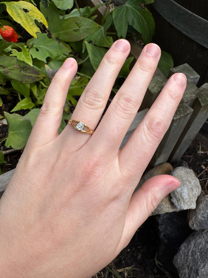 Vintage 18ct gold old mine cut diamond solitaire ring