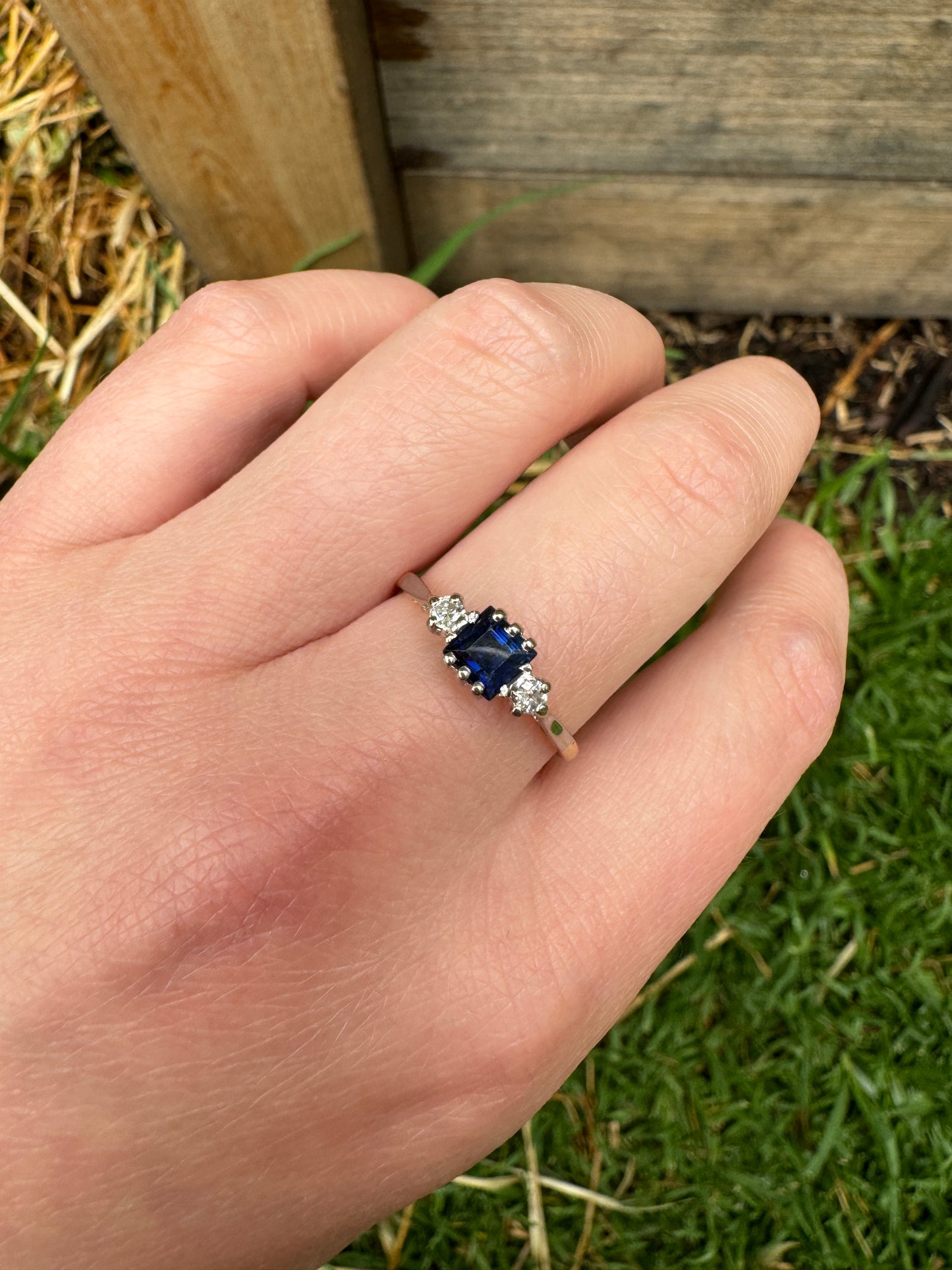 Vintage 18ct yellow gold and platinum natural table cut sapphire and old cut diamond ring