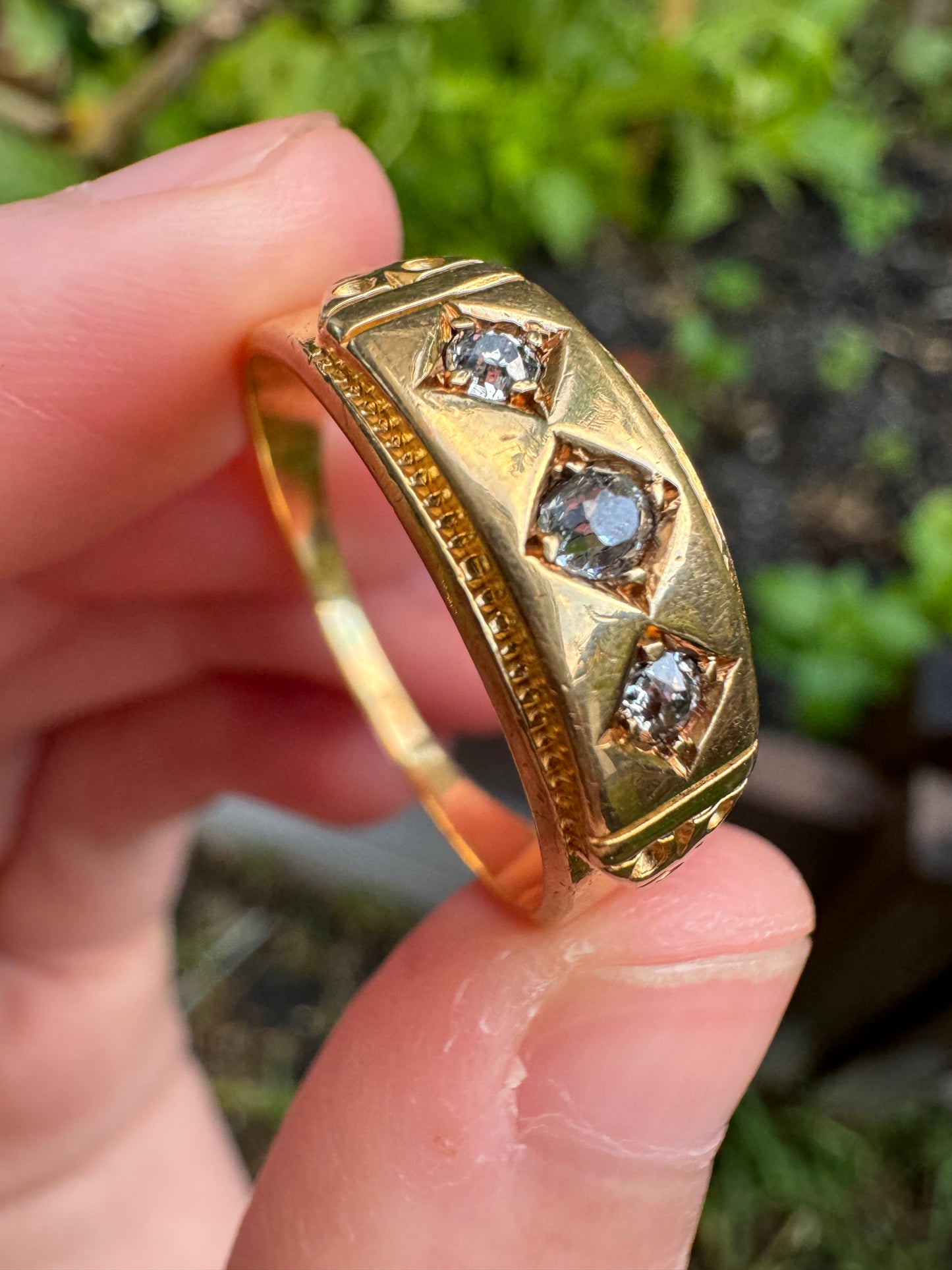 Antique Australian Wendt 18ct yellow gold 0.2ct TCW three stone old mine cut diamond gypsy ring