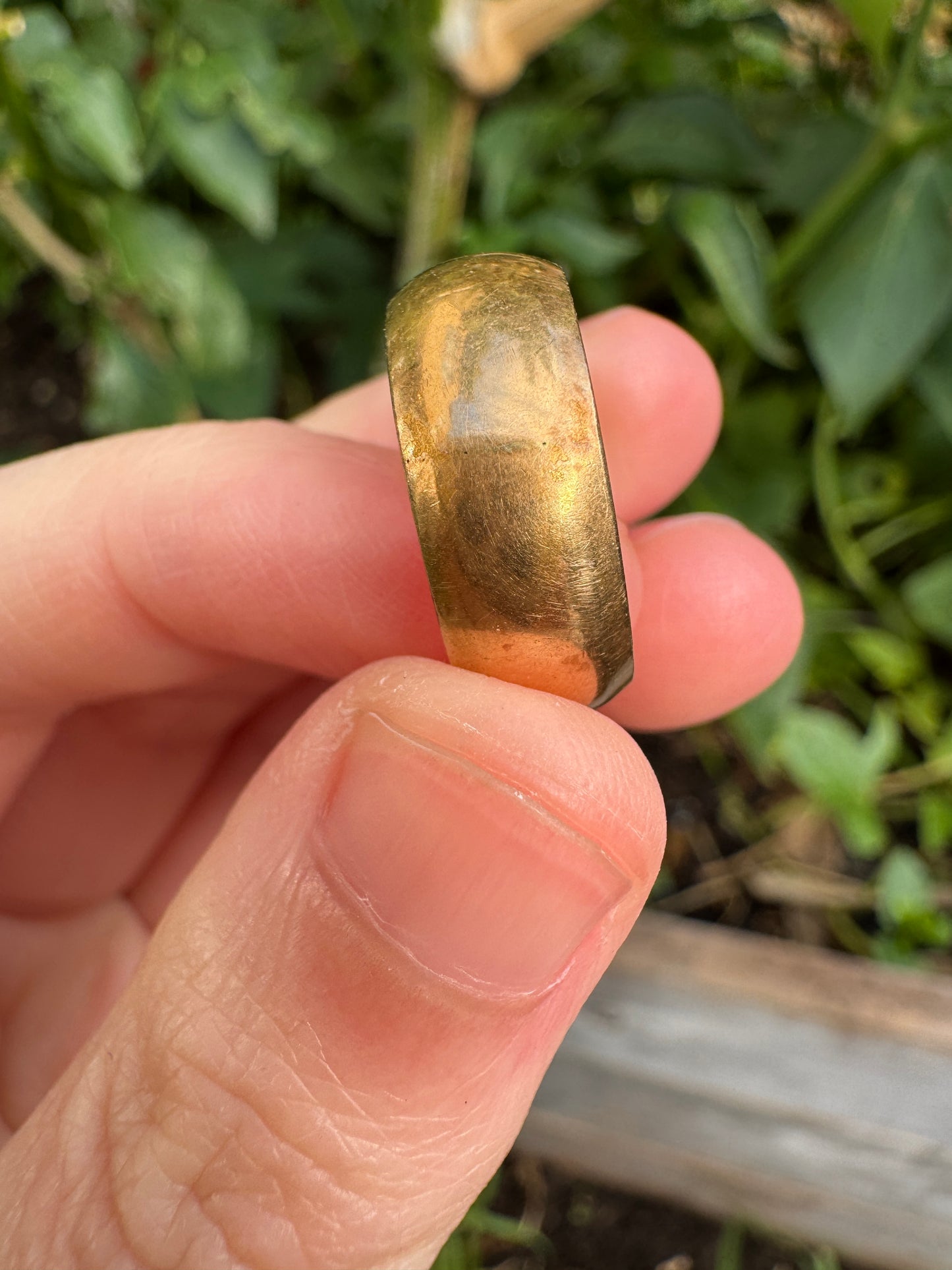 Antique 15ct yellow gold cigar band, 6.8mm wide