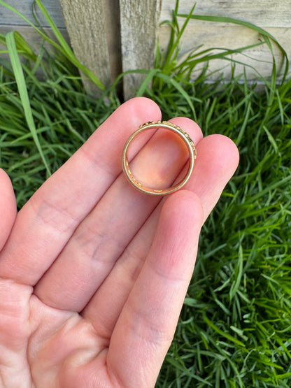 Antique 18ct yellow gold raised letter MIZPAH ring