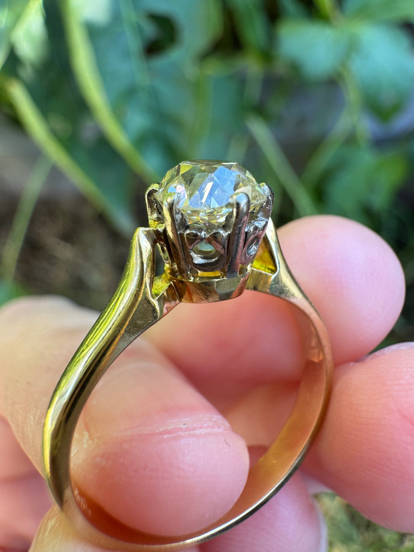 Vintage 18ct yellow gold 0.98ct old mine cut diamond solitaire ring