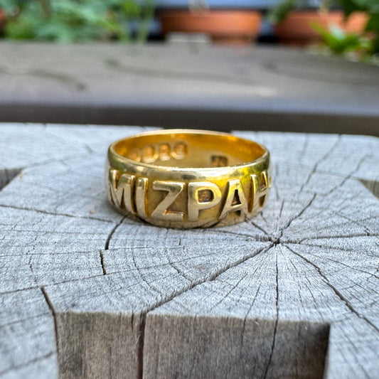 Antique 18ct yellow gold raised letter MIZPAH ring