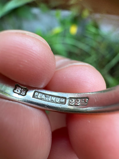 Vintage 22ct yellow gold band with platinum interior, 3mm wide