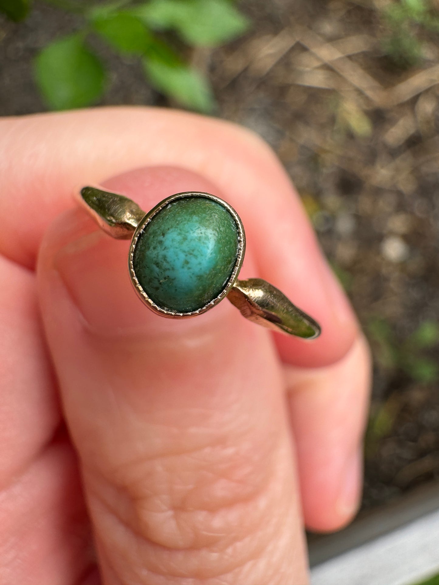 Antique English 9ct rosy yellow gold turquoise cabochon ring