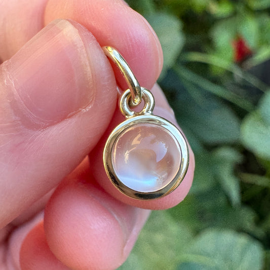 Custom handmade recycled 9ct yellow gold 1.31ct moonstone cabochon bezel set pendant