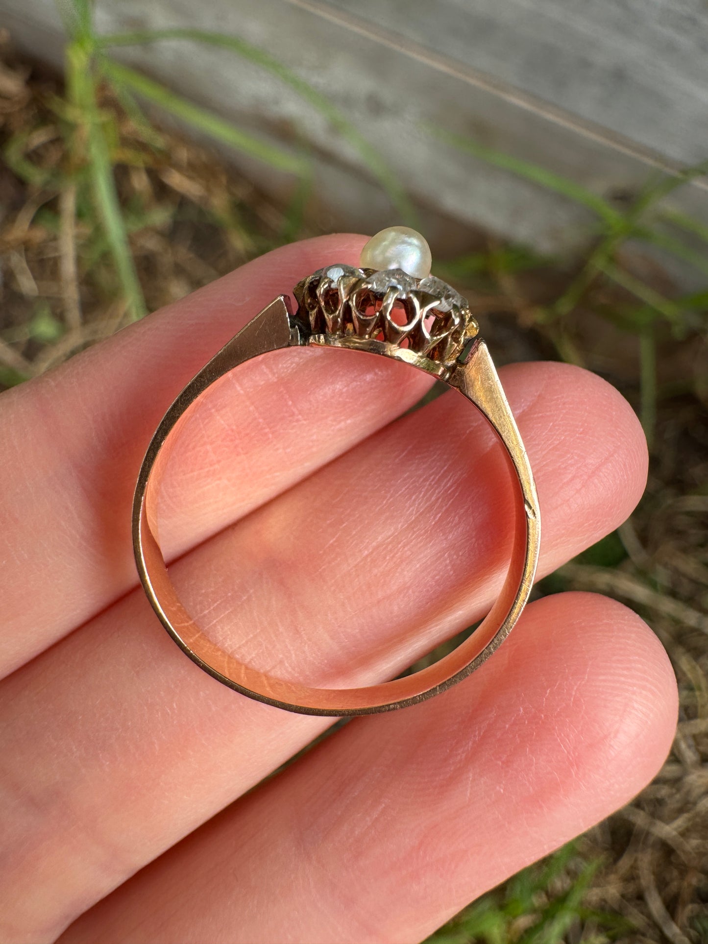 Vintage 18ct rose gold pearl and rose cut diamond daisy ring