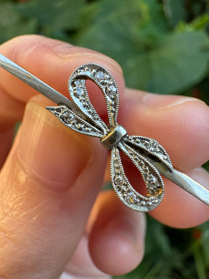 Vintage Art Deco 15ct yellow gold and platinum diamond bow bar brooch/chain extender with safety chain