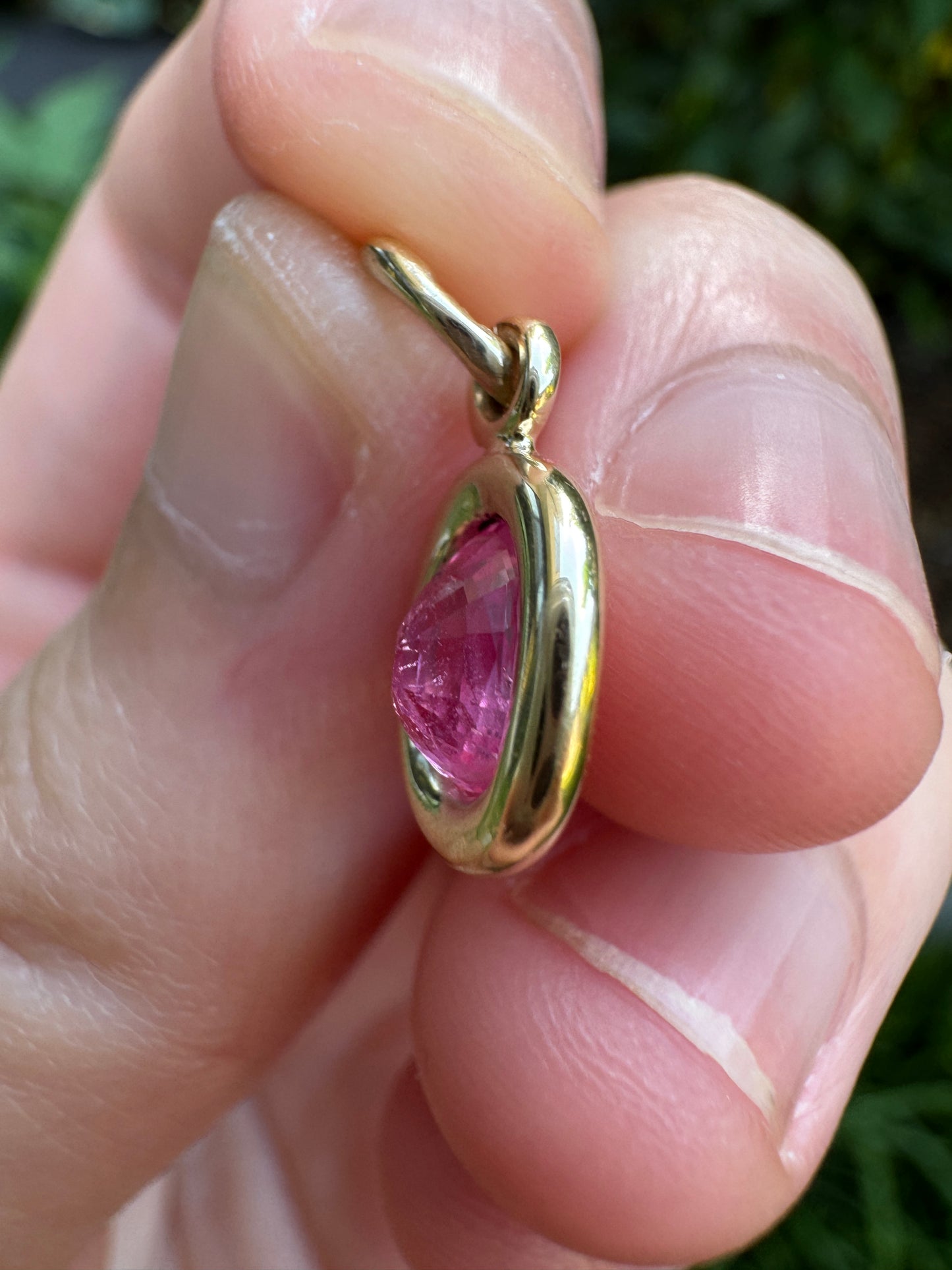Custom 9ct yellow gold 0.72ct pink sapphire bezel set pendant