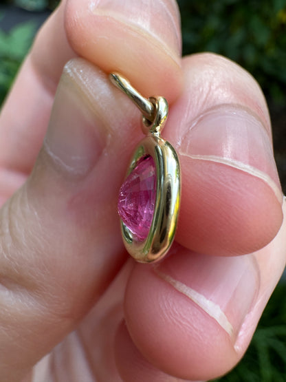 Custom 9ct yellow gold 0.72ct pink sapphire bezel set pendant
