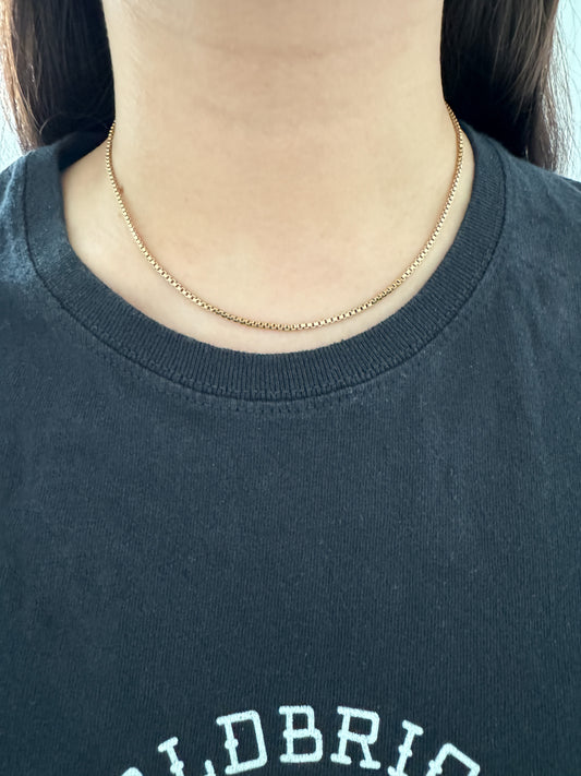 Vintage 9ct yellow gold box chain, 38cm / 15 inches long