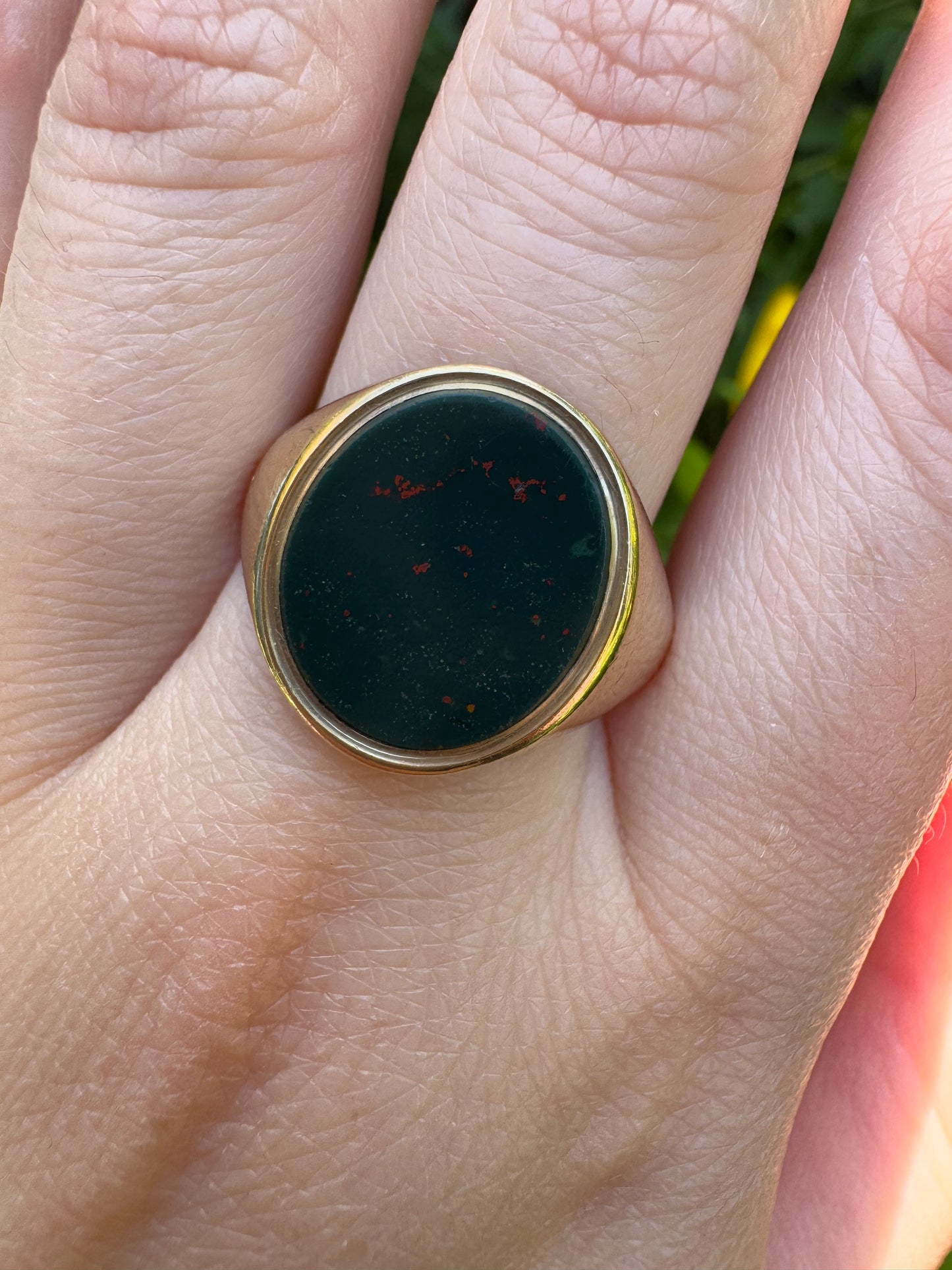 Vintage 9ct yellow gold bloodstone signet ring