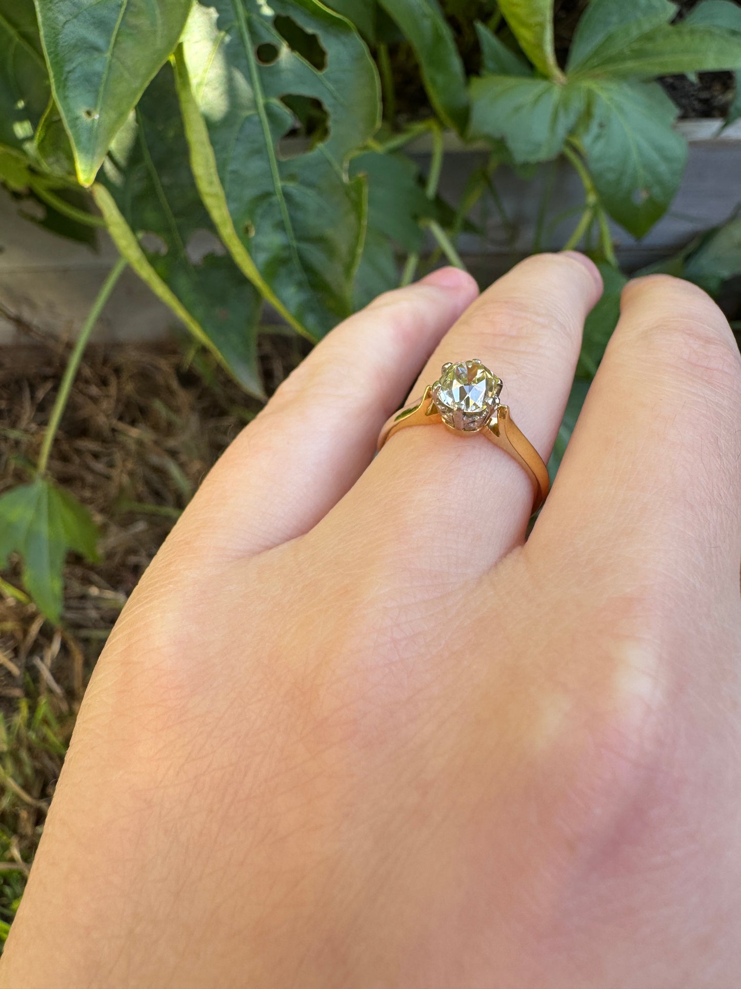 Vintage 18ct yellow gold 0.98ct old mine cut diamond solitaire ring