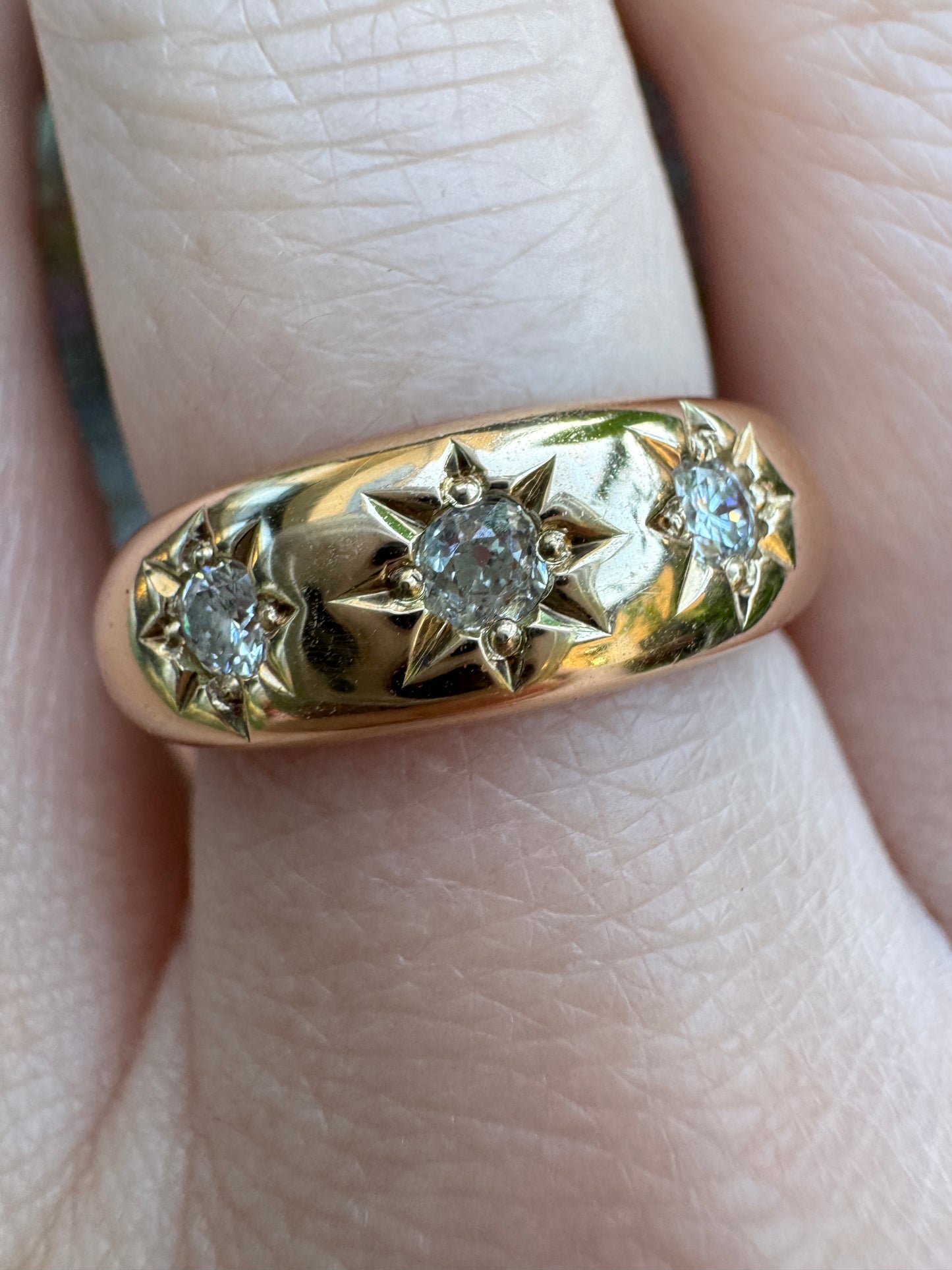 Vintage 14ct yellow gold three stone 0.2ct TCW old mine cut and brilliant cut diamond starset gypsy ring