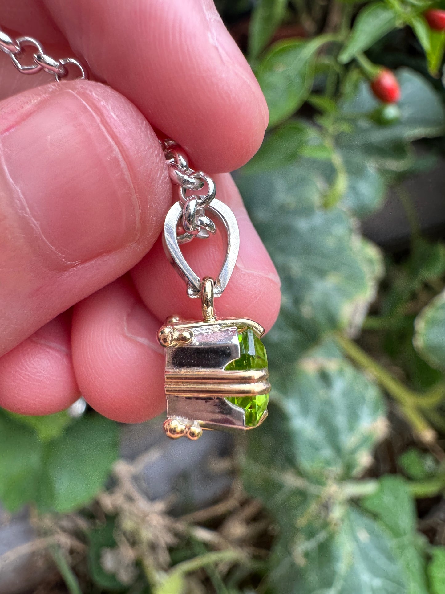 Custom handmade sterling silver and recycled 18ct yellow gold 2.09ct peridot necklace, 47cm / 18.5 inches long