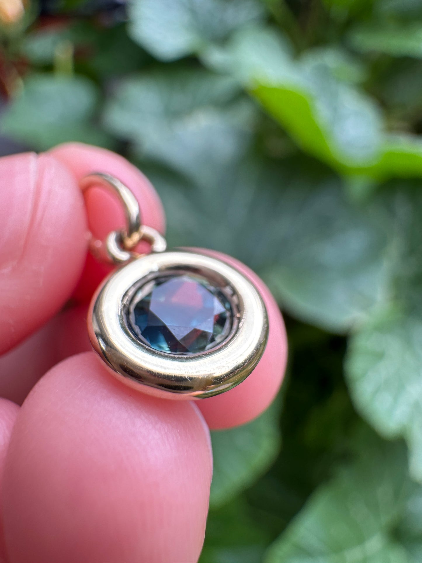Custom handmade recycled 9ct yellow gold 1.03ct Australian parti sapphire bezel set pendant