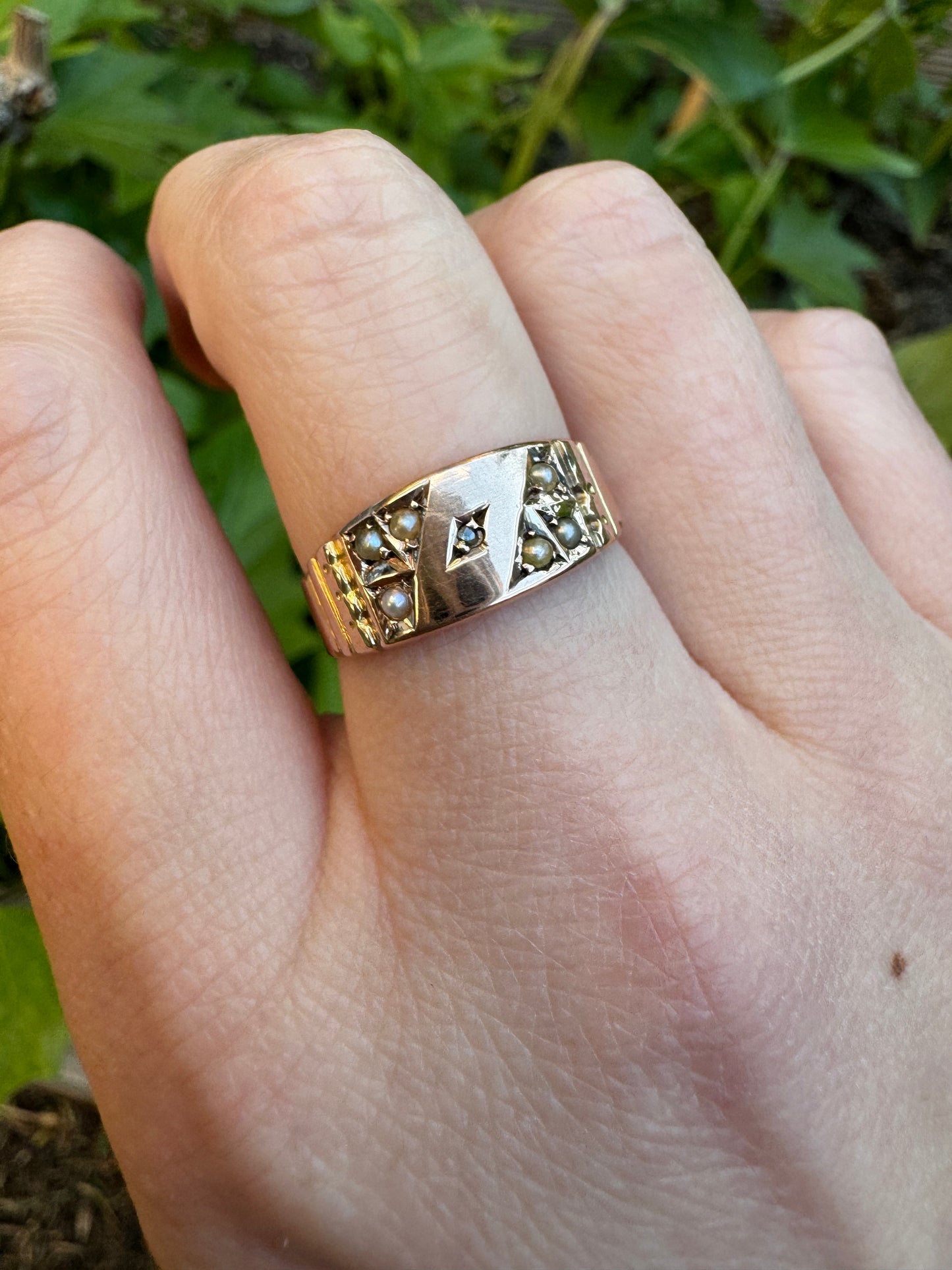 Antique Victorian 9ct rose gold pearl and rose cut diamond ring