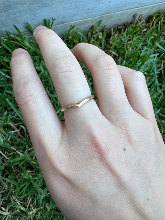 Vintage 14ct yellow gold chevron ring