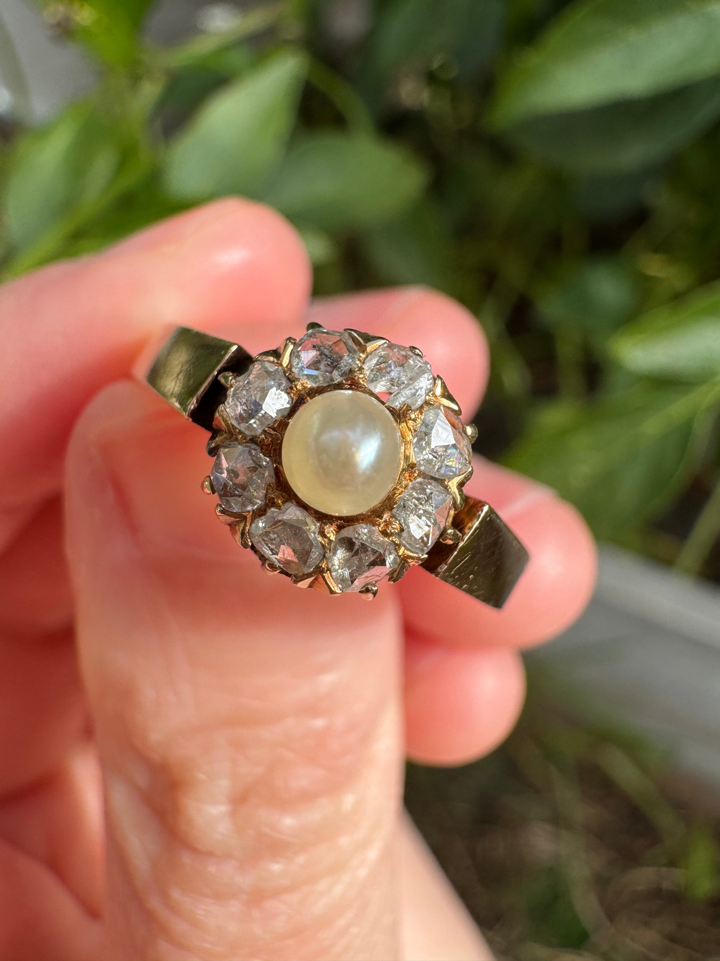Vintage 18ct rose gold pearl and rose cut diamond daisy ring