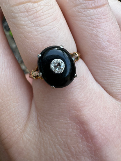 Vintage 18ct yellow gold onyx and old mine cut diamond ring