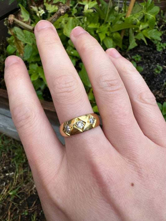 Vintage 18ct yellow gold 0.5ct TCW three stone old mine cut diamond gypsy ring