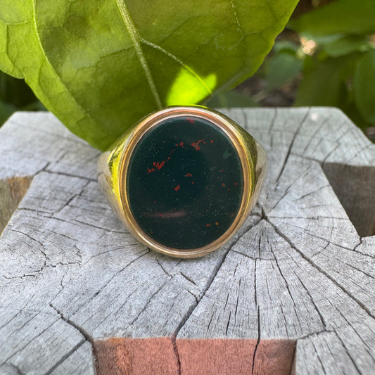 Vintage 9ct yellow gold bloodstone signet ring