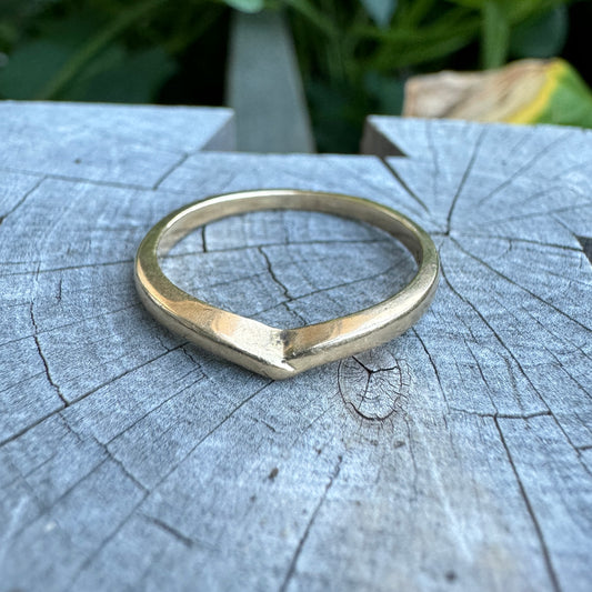 Vintage 14ct yellow gold chevron ring