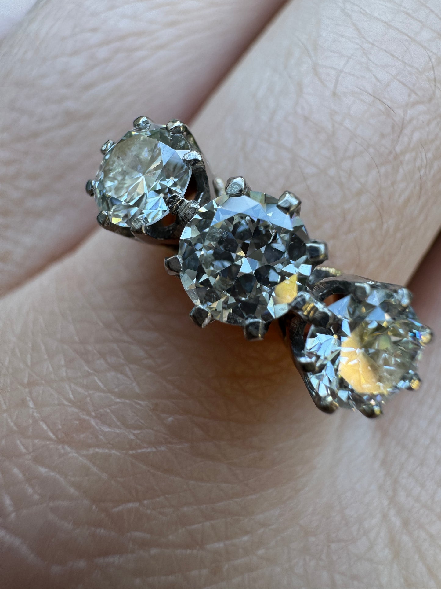 Vintage Mid Century 18ct yellow gold three stone 1.51ct TCW old European cut diamond ring