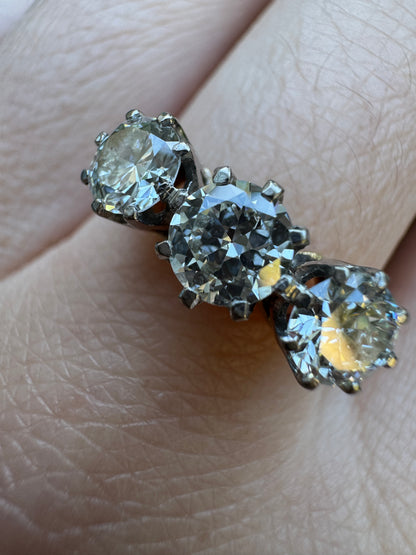 Vintage Mid Century 18ct yellow gold three stone 1.51ct TCW old European cut diamond ring