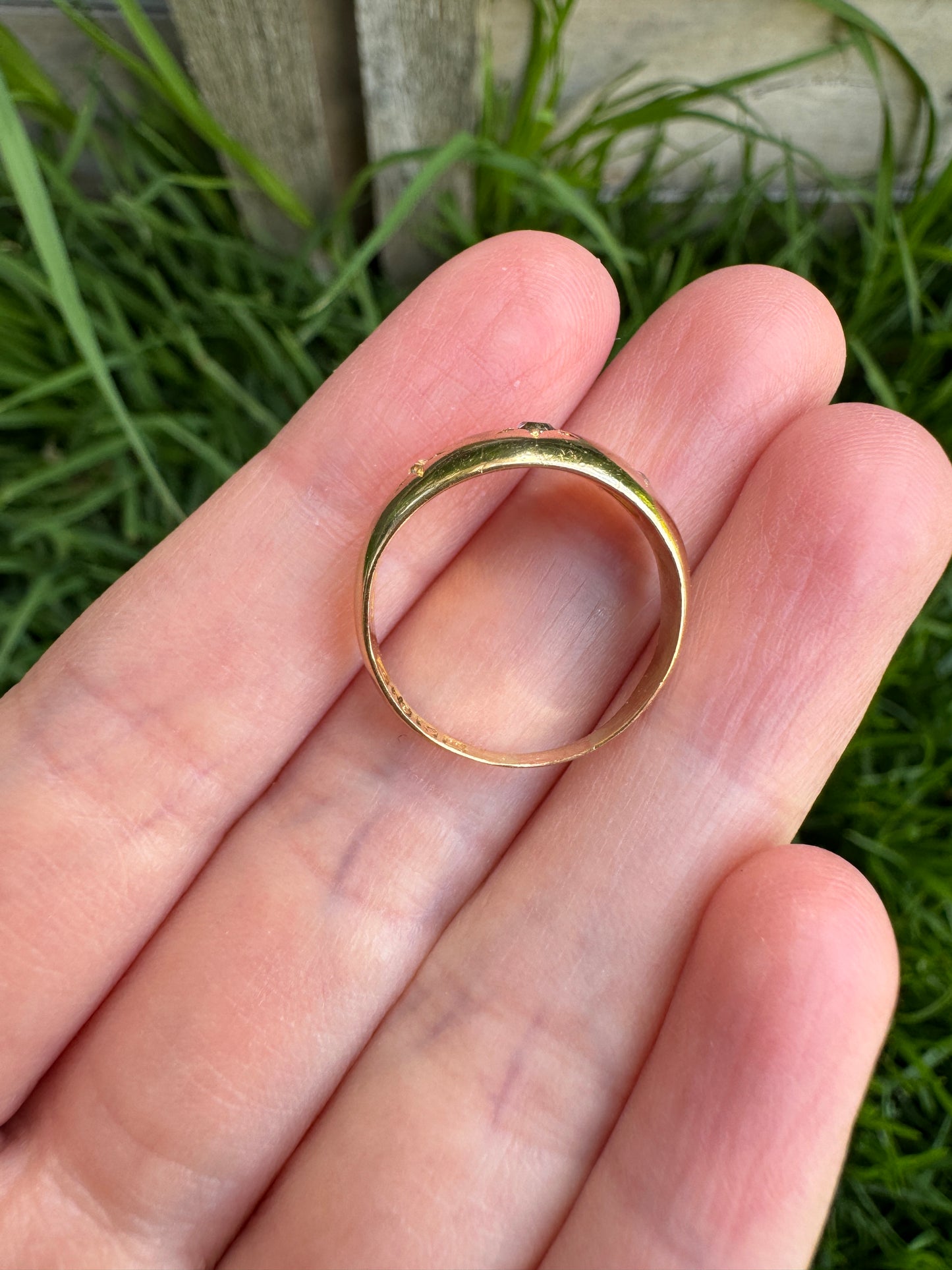 Antique 18ct yellow gold three stone 0.18ct TCW old mine cut diamond starset gypsy ring
