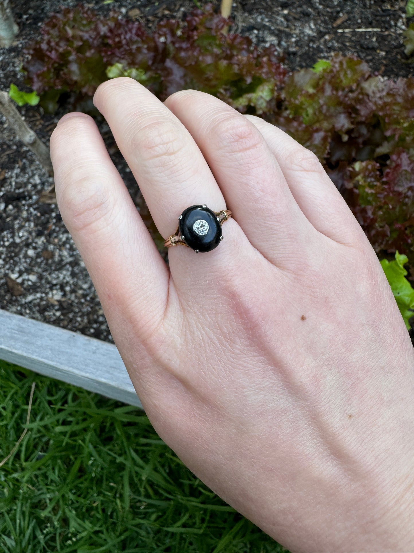 Vintage 18ct yellow gold onyx and old mine cut diamond ring