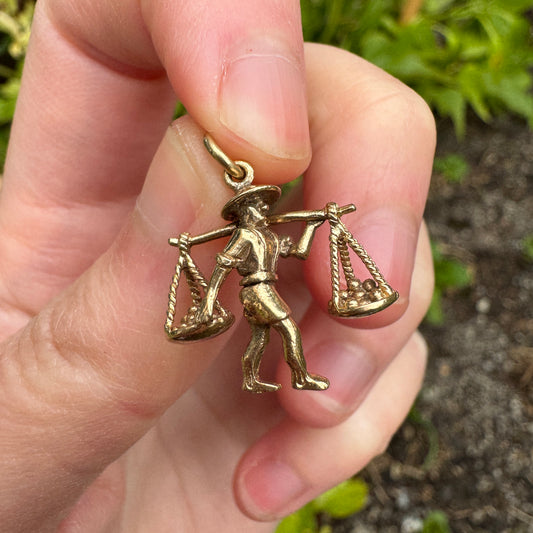 Vintage 9ct yellow gold farmer charm