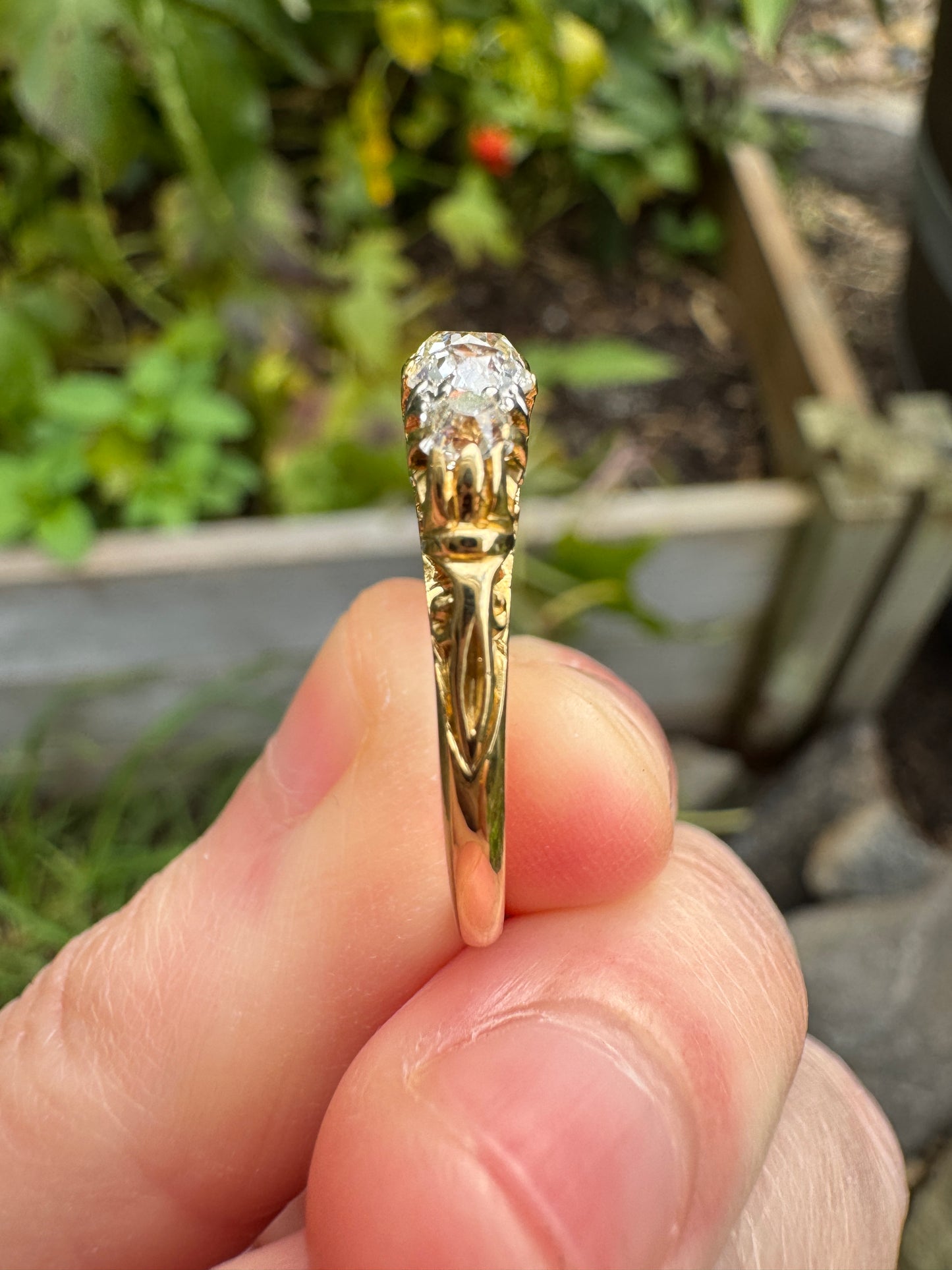 Antique 18ct gold old mine cut diamond five stone ring