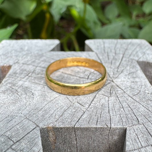 Vintage 22ct yellow gold band, 3mm wide