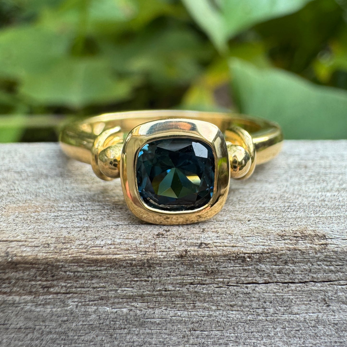 Handmade Chris Sherwin 18ct gold natural Australian sapphire ring