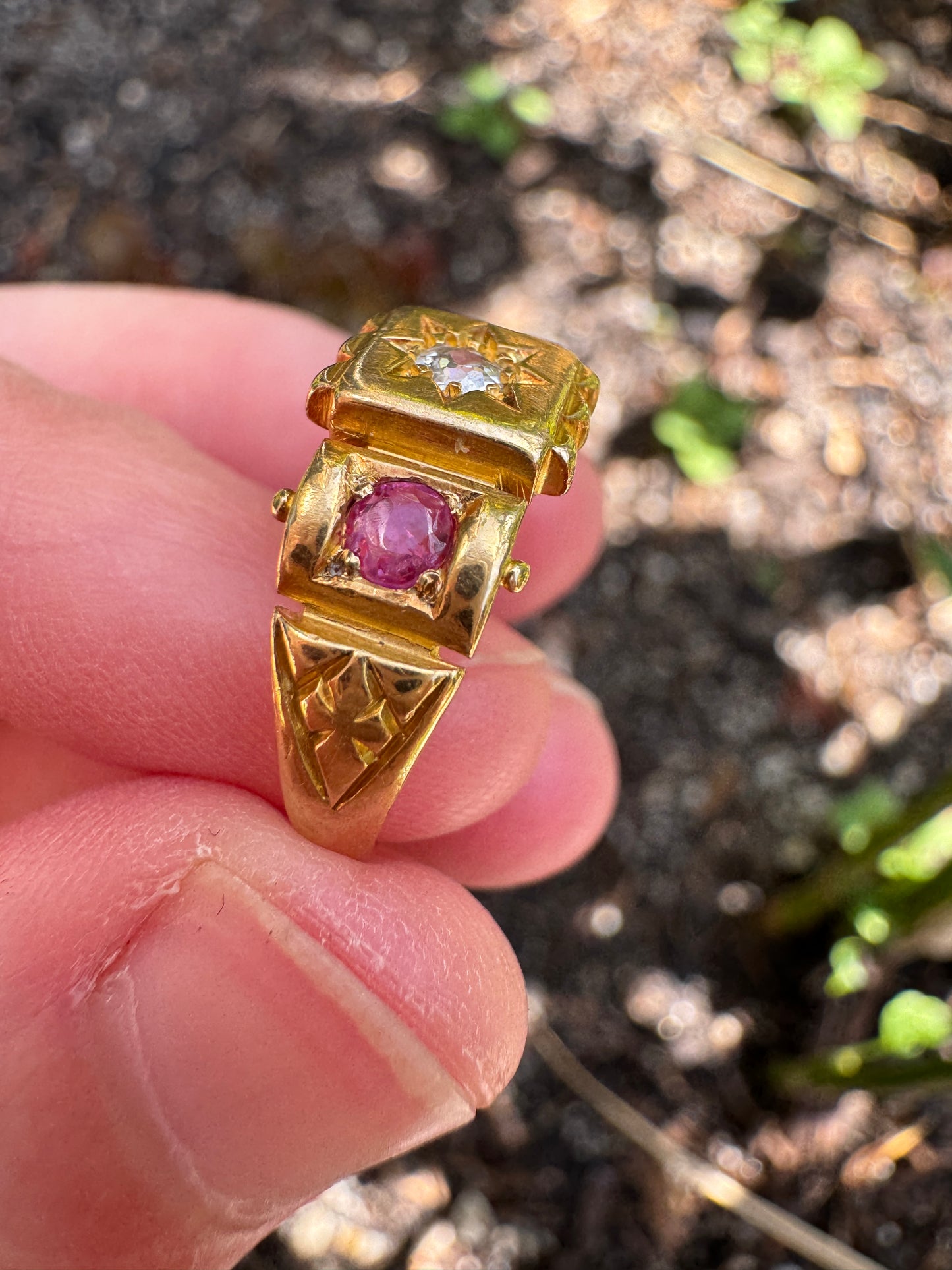 Vintage 18ct yellow gold 0.12ct old mine cut diamond and 0.25ct TCW natural pink sapphire starset gypsy ring