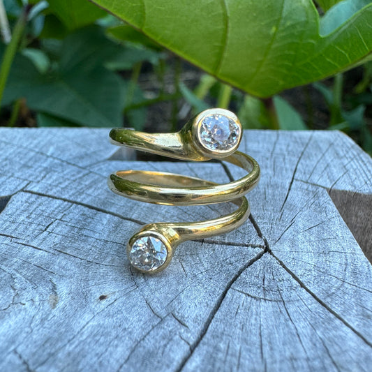 Vintage 18ct yellow gold 0.5ct TCW old mine cut diamond spiral ring