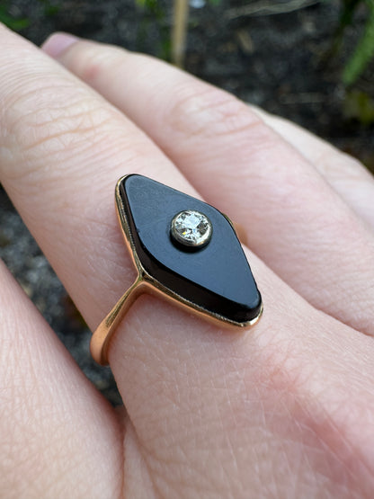 Antique 15ct yellow gold onyx and old mine cut diamond ring