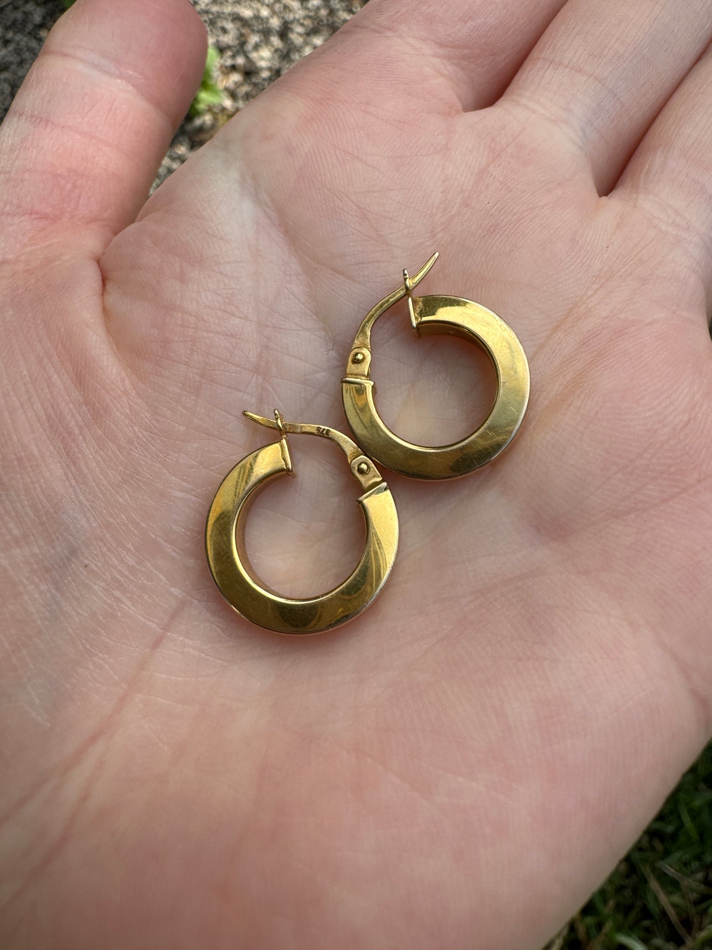 Vintage Italian 9ct yellow gold hoop earrings