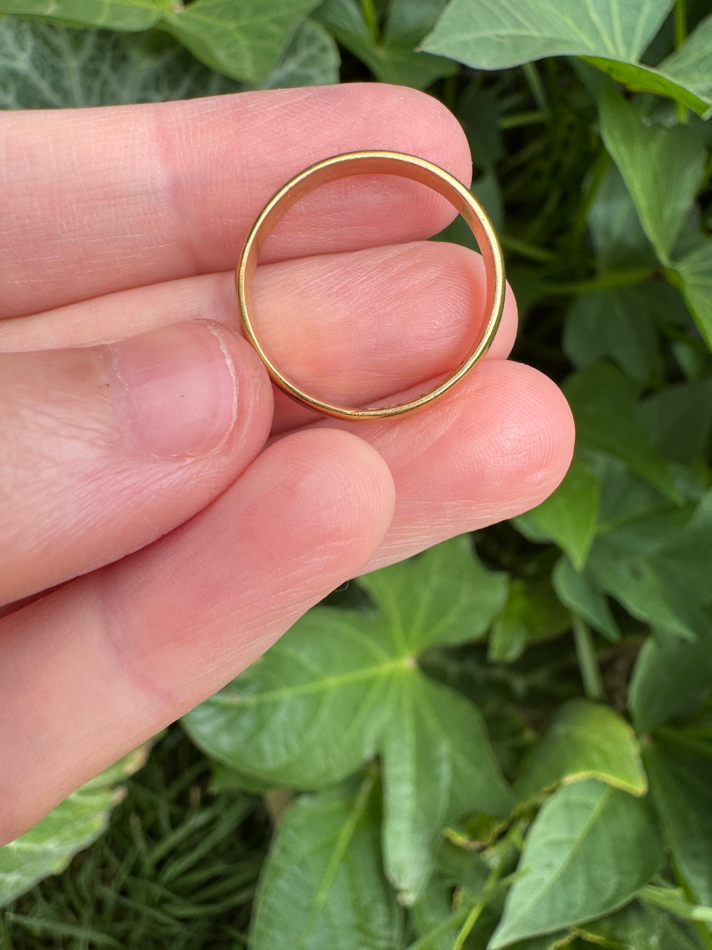 Vintage 22ct yellow gold band, 3mm wide