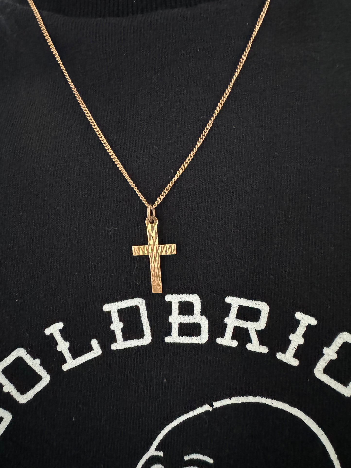 Vintage 9ct yellow gold faceted cross pendant