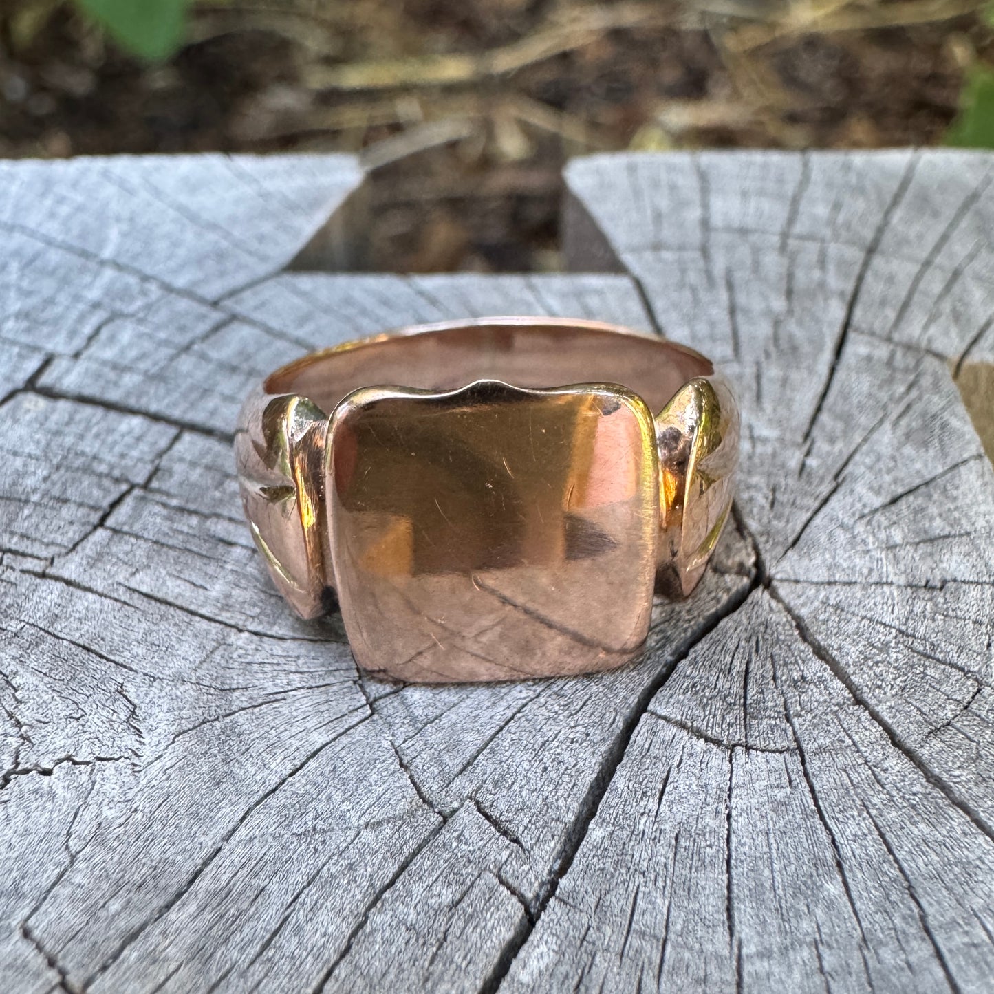 Antique Australian 9ct rosy yellow gold signet ring