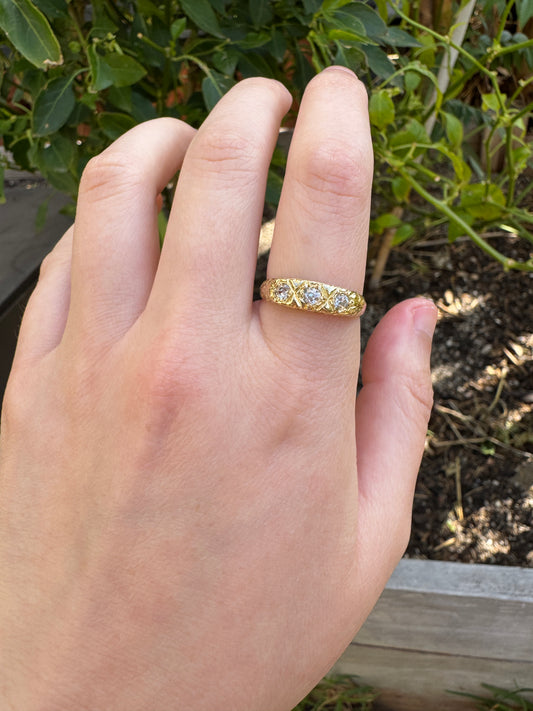Vintage 18ct yellow gold three stone 0.28ct old mine cut diamond gypsy ring