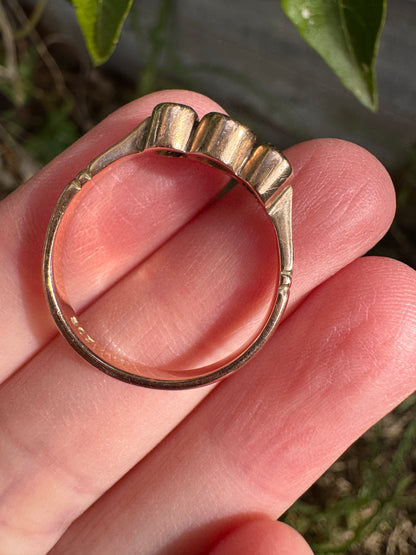 Antique 9ct rose gold three stone 0.7ct TCW garnet bezel set ring