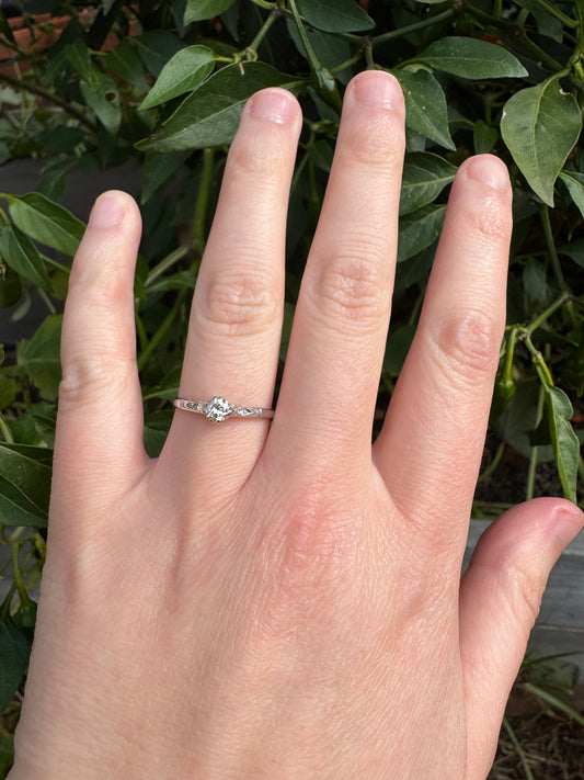 Vintage 18ct white gold 0.2ct old European cut diamond solitaire ring