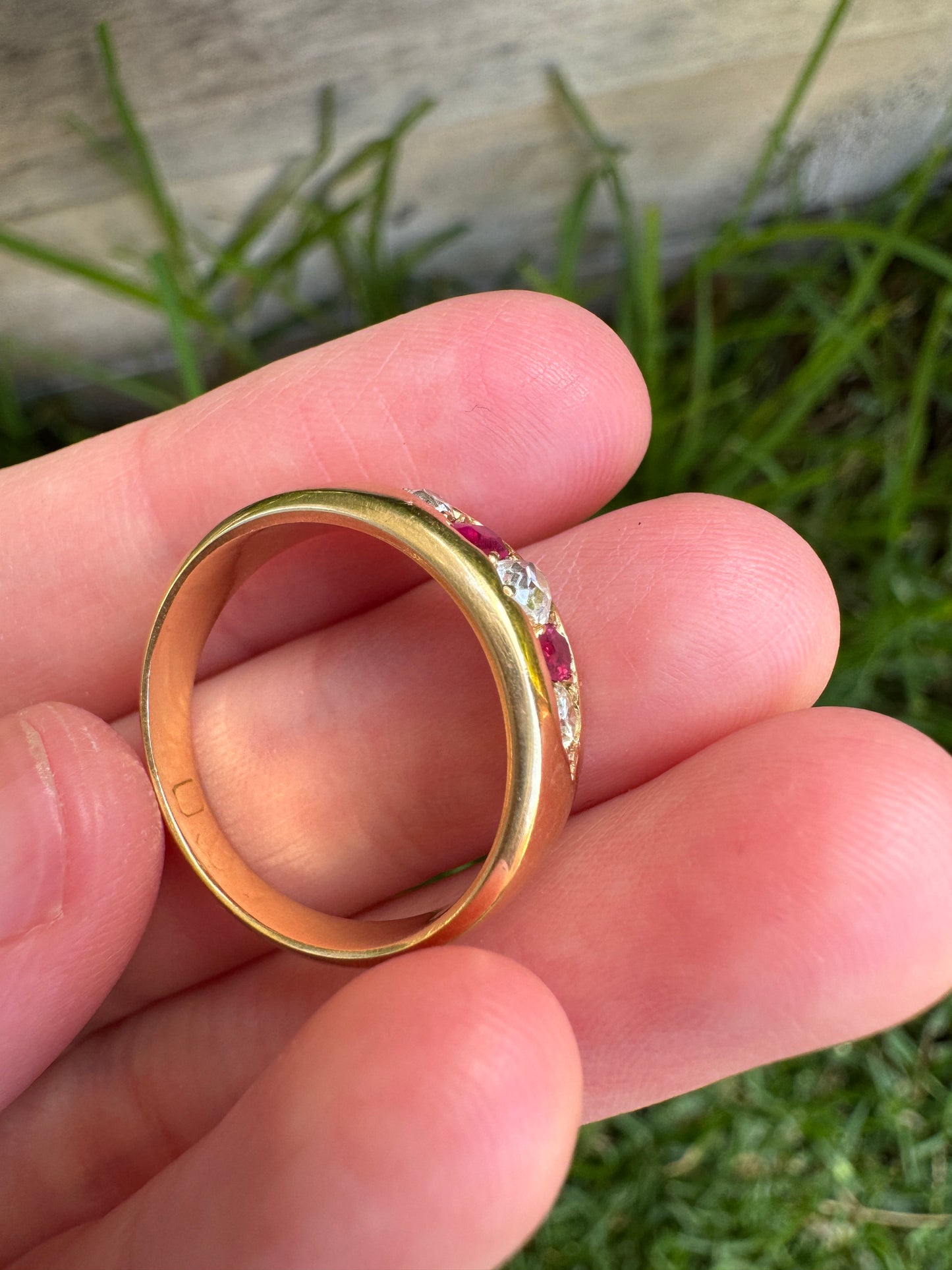 Vintage 18ct yellow gold 0.25ct TCW old mine cut diamond and ruby gypsy ring